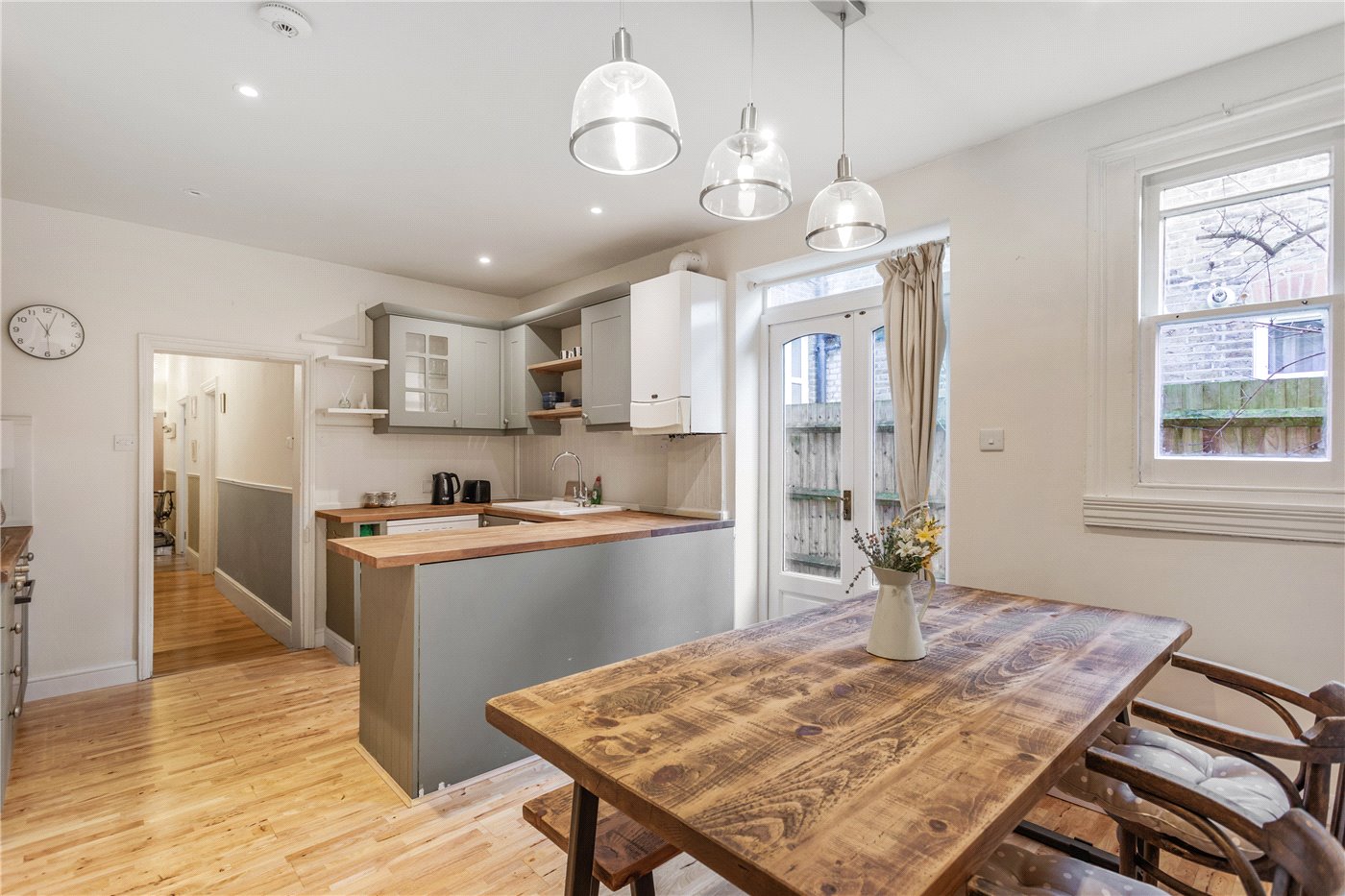 Kitchen/ Dining